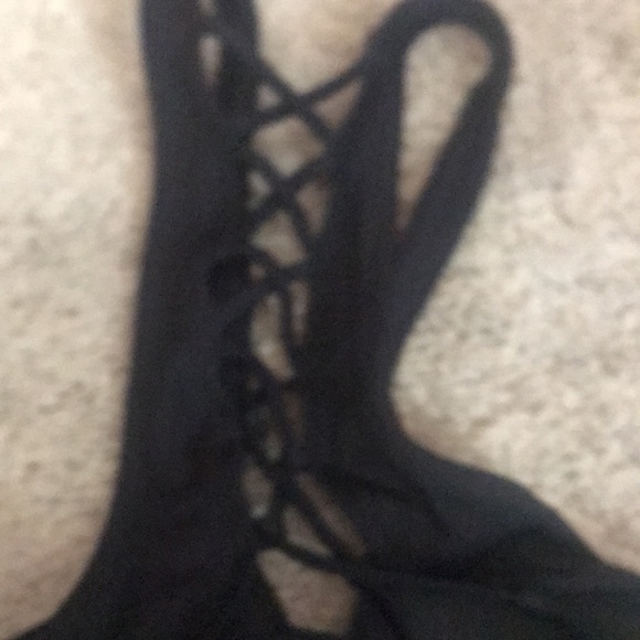 Never been worn vs pink black bathing suit size small - Picture 3 of 4